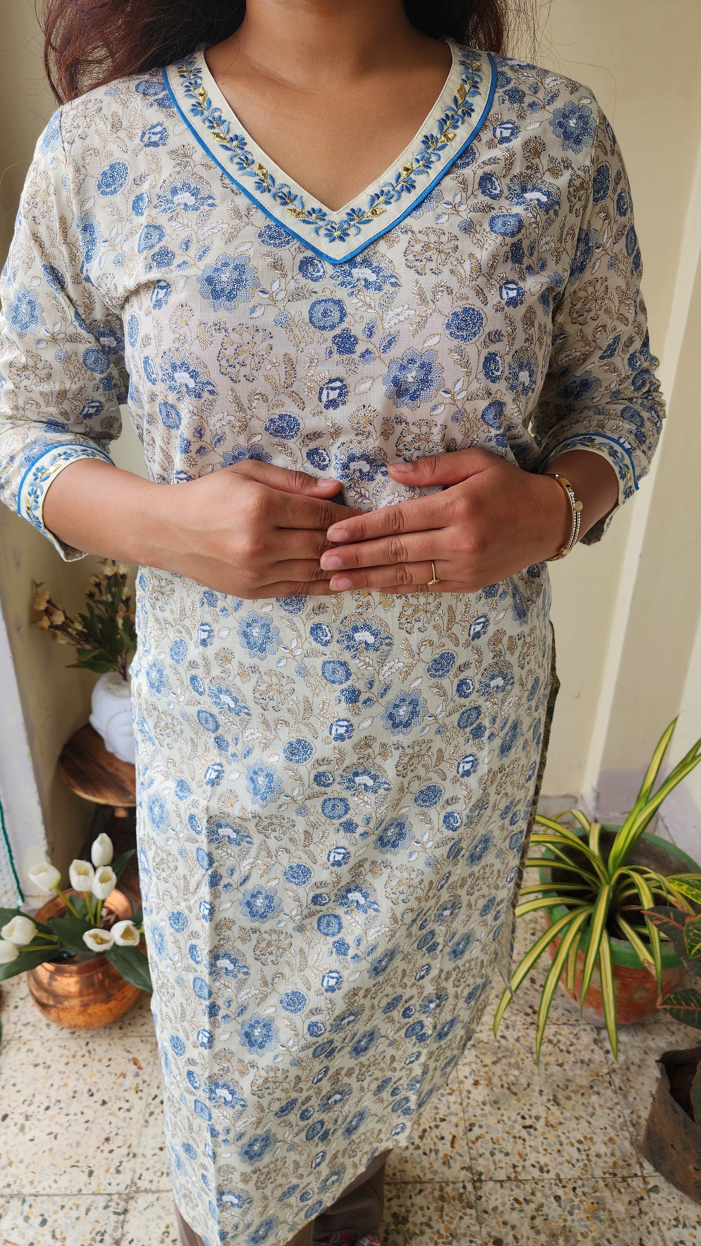 V- Neck Off White Floral Print Kurta with Embroidery