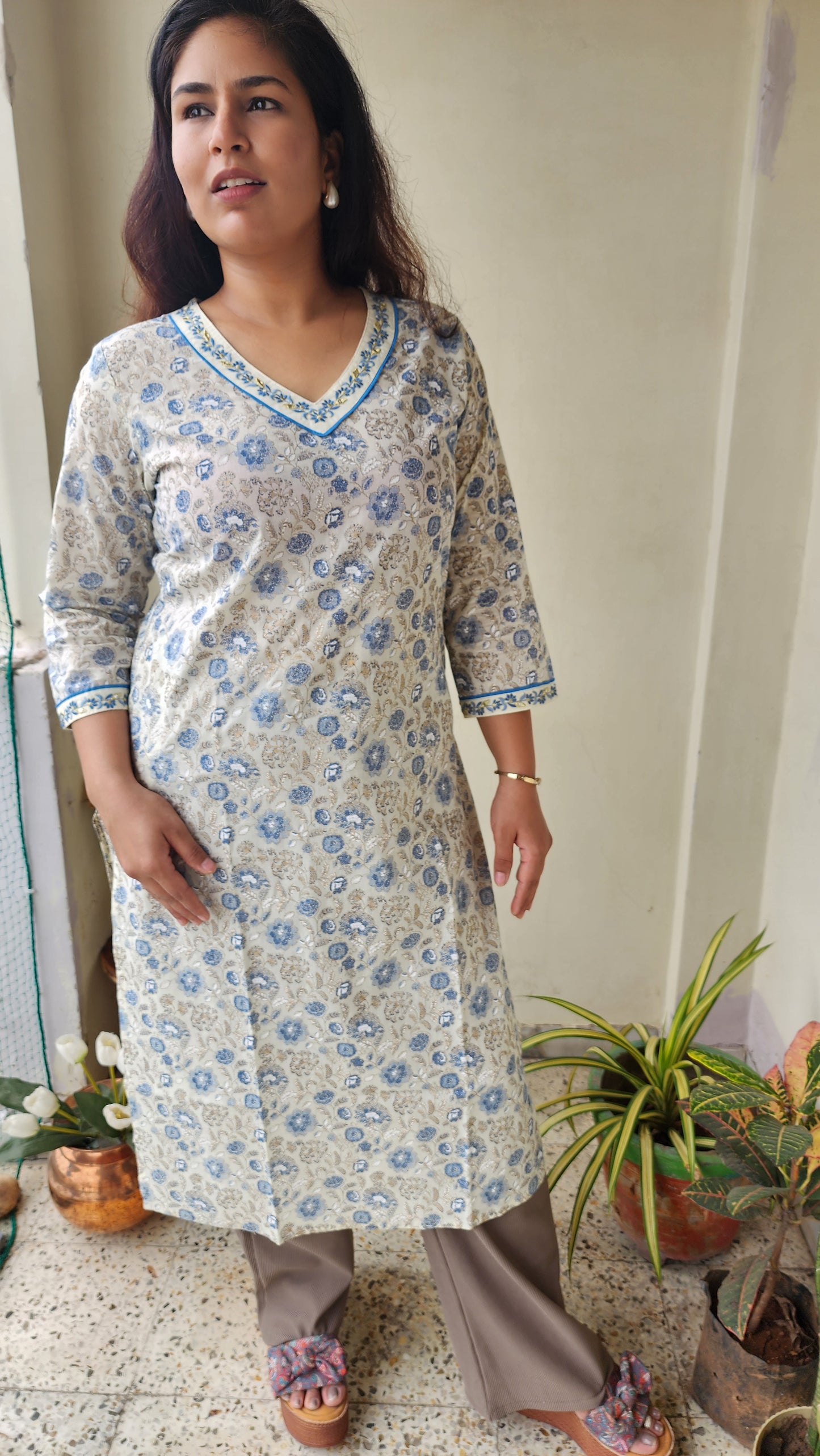 V- Neck Off White Floral Print Kurta with Embroidery